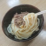 飯野屋 - 麺のリフトアップ