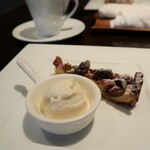 香炉 - ほうじ茶アイス、いちじくタルト