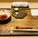 日本橋 蕎ノ字 - 　天つゆと西伊豆産の塩に静岡産のすだち。