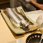 日本橋 蕎ノ字 - ■穴子
      ☆神奈川県小柴の穴子。
      横浜市柴漁港で揚がるアナゴは「小柴のアナゴ」と呼ばれ、料理人からの評価も高い。
      