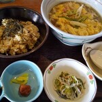 紀州の味 - なかなかボリューミーな本日の日替わり定食。