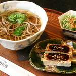 Sobadokoro Washoui - でんがく豆腐にミニサラダ、そば（ザルまたはかけ）がセットになって９８０円