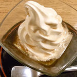Sakurasandou - 豆乳ソフトクリーム（黒糖梅酒ソースかけ）　280円