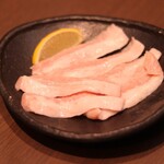 ホルモン焼肉 昌 - トントロ
