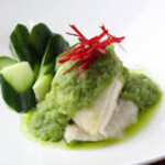 Steamed chicken with chilled green onion ginger sauce