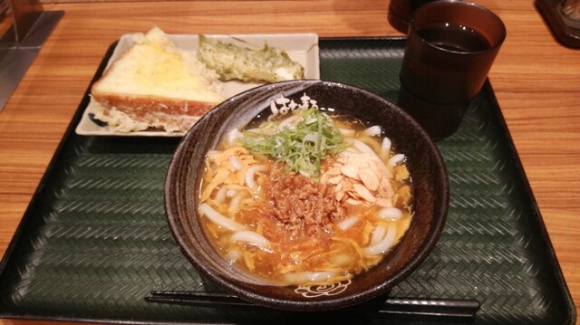はなまるうどん 難波なんさん通り店 難波 南海 うどん 食べログ はなまるうどん 難波なんさん通り店 難波 南海 うどん 食べログ