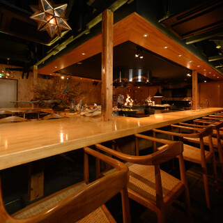 テーブルからも焚き火が見られる。貸切もご相談ください！！