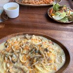 山小屋カフェ クラカケ - ナポリタンとクラムチャウダースパゲティ