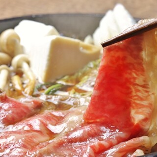 Introducing the exquisite `` Sukiyaki'' made with Kuroge Wagyu beef rib roast♪