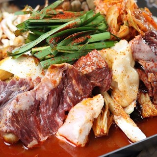 <Jirochan nabe> made with skirt steak and tekchan is delicious in both summer and winter!