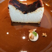 Bistro Sifflet - バスク風チーズケーキ