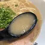 Hakata Nagahama Ramen Ikki - 濃厚豚骨スープ