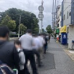 ラーメン二郎 - 11時代で大行列です