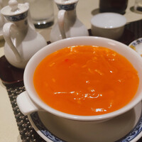 ホテルオークラ レストラン横浜 中国料理 桃源 - 伝統のかにの卵入りふかひれスープ　2,200