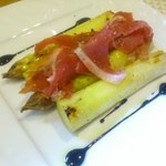 亀八 - 【2012年04月】グリーンアスパラのこだわりソテー生ハム添えのアップ。