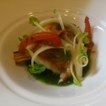 亀八 - 【2012年04月】まつかわカレイのソテー　春菊とアサリのソースのアップ