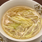 中国料理 桃花林 - 黄ニラともやし入りつゆそば
