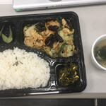 江南酒家 - 玉子と肉野菜炒め