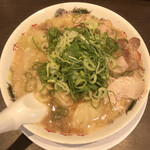 Rairai Tei - ラーメン700円+ワンタン110円