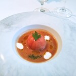 マノワール・ディノ - オードブル　ズワイガニを詰めたトマト　ガスパチョソース