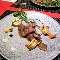 鉄板焼き 表参道 - 松阪牛サーロインの鉄板焼き
                    季節の焼き野菜