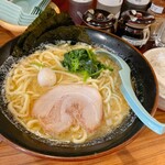 壱角家 - ラーメン（大盛り、麺硬め、脂多め）