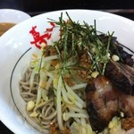 喜神 - ラーメン屋の蕎麦600円。チャーシュートッピングしても850円。