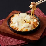 Chicken kimchi with melty cheese topping