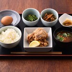 Oyakodon Gottsu Tabenahare - 唐揚げと卵かけごはん定食