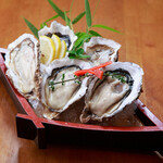 品質先進！新鮮生牡蛎690日圓/1個+稅