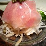 まある - 生ハムとタマネギサラダ