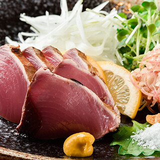 カツオや有田鶏をよりおいしく！名物「藁焼き」がおすすめです！