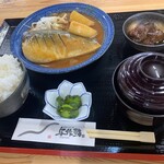 yaidukounomeshidokoroyosakuzushi - 鯖味噌煮定食