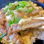 吉ひろ - カツ丼　断面