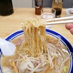 味の三平 - 辛味噌鉄火麺じゃ無く一味ガッツリがいい