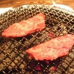 炭火焼 七厘 - おまかせコースは７種のお肉がつぎつぎと！