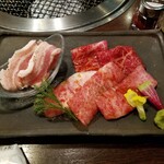 米沢牛焼肉 仔虎 - お肉アップ