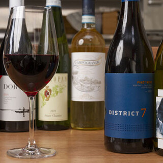 種類豊富なワインに◎一品料理も多彩にご用意しております