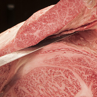 Special ingredients. We use carefully selected beef from all over the country.