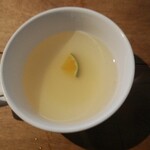 付いてくるスープ