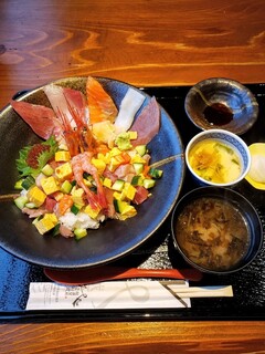 Yonekura - 海鮮チラシ丼ランチ(大盛り)　1099円