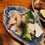 えん家 - シメサバ, タコ, イカ, マグロ, フグなどをちょっとずつ