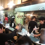 晴レル屋 - カンター１０名で一杯です