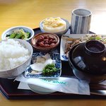 味工房 藍花 - 日替わり定食。上品な味付けのお総菜が嬉しい