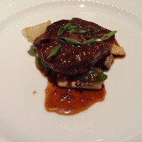カランドリエ - 肉料理１。鹿児島県産 黒毛和牛のステーキ。とてもやわらかいお肉。