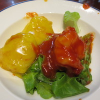 萬珍樓 本店 - 大海老と帆立貝の紅白ソース