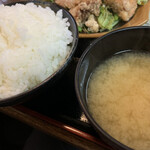 Niiya - ご飯と味噌汁