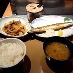 Yayoi Ken - さんまの塩焼と牛肉炒めの定食
