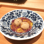 肉屋 田中 - 小芋の唐揚げ 菊の餡