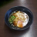 三重県庁 食堂 - 醤油ラーメン 460円
